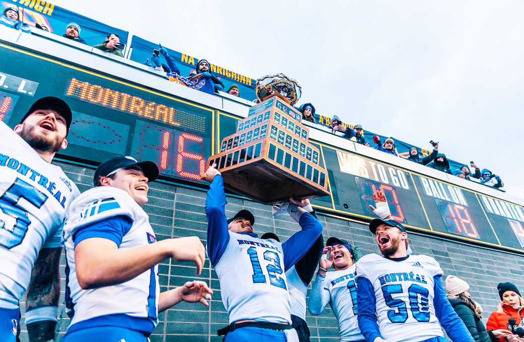 Les Carabins de Montr&eacute;al remportent la Coupe Vanier en battant les Thunderbirds de UBC 16-9